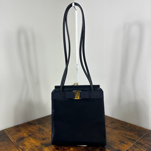 Salvatore Ferragamo Vara Vintage Shoulder Bag Navy Blue Leather - Picture 1 of 16